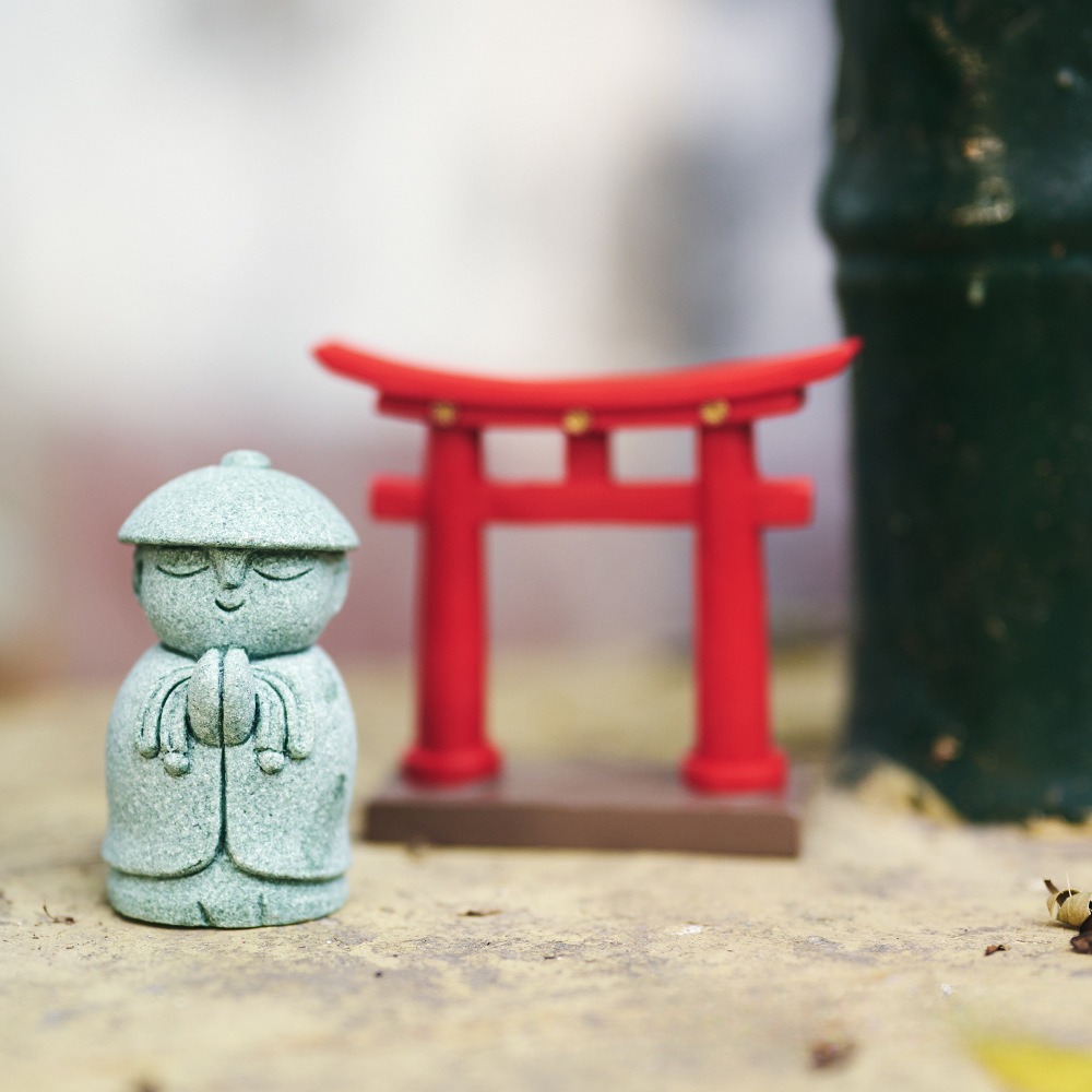 Japanese Buddha Figurine Good  - огляд і ціна Aquarium Fish Japan